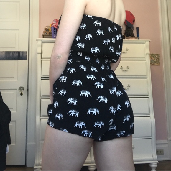 Black elephant print flowy romper size S - Picture 3 of 7
